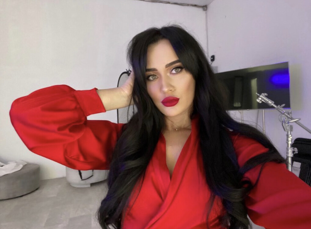 Andriana dating internationally