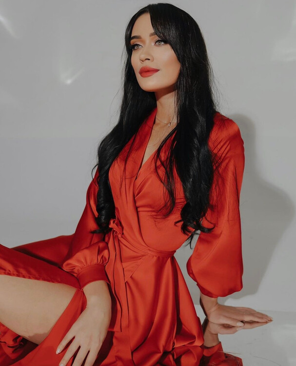 Andriana dating internationally