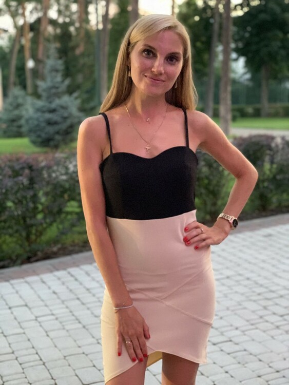 Anna dating internationally online