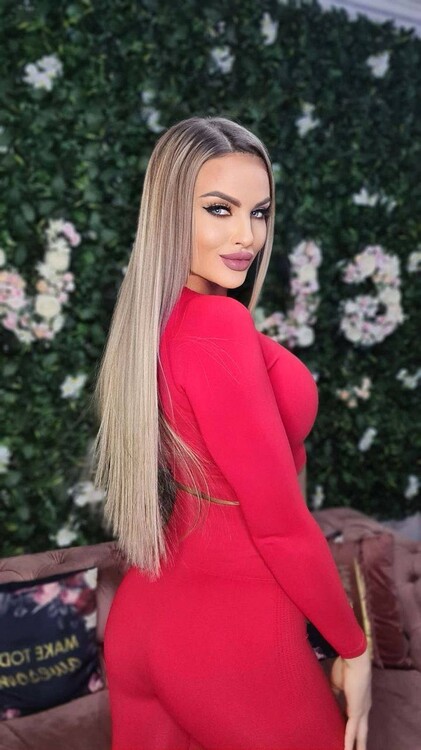 WomanCharmingLove happy dating international