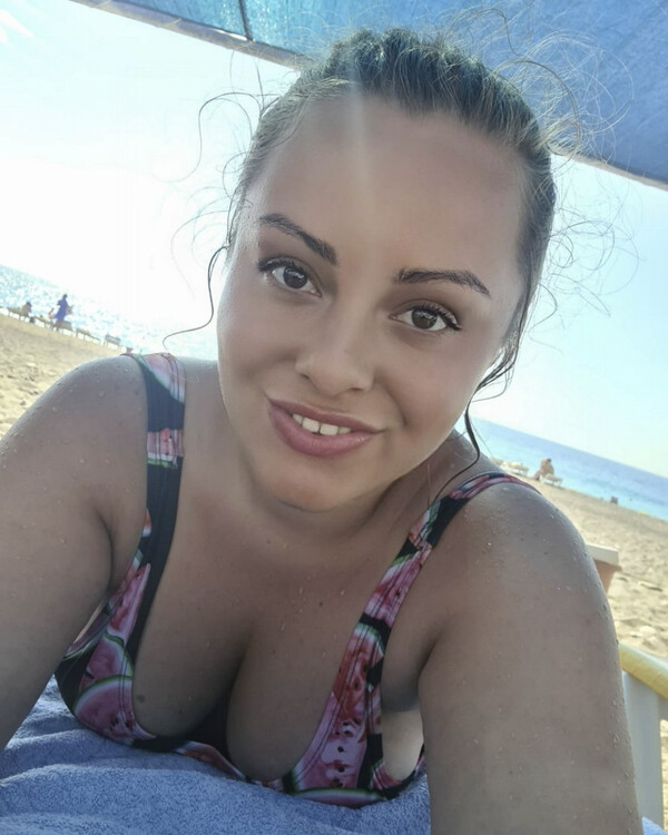 Julia happy dating international