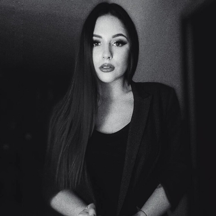 Daria international dating format