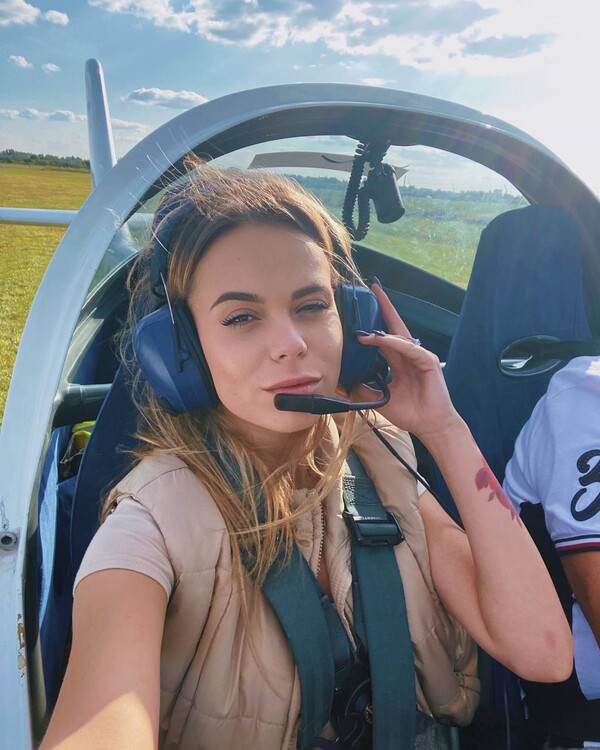 Viktoria international dating paris