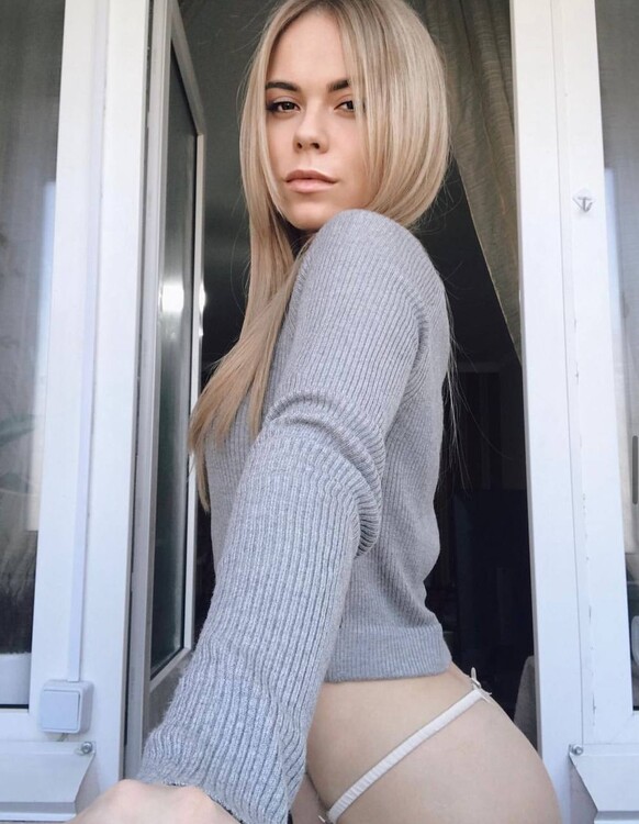 Viktoria international dating paris