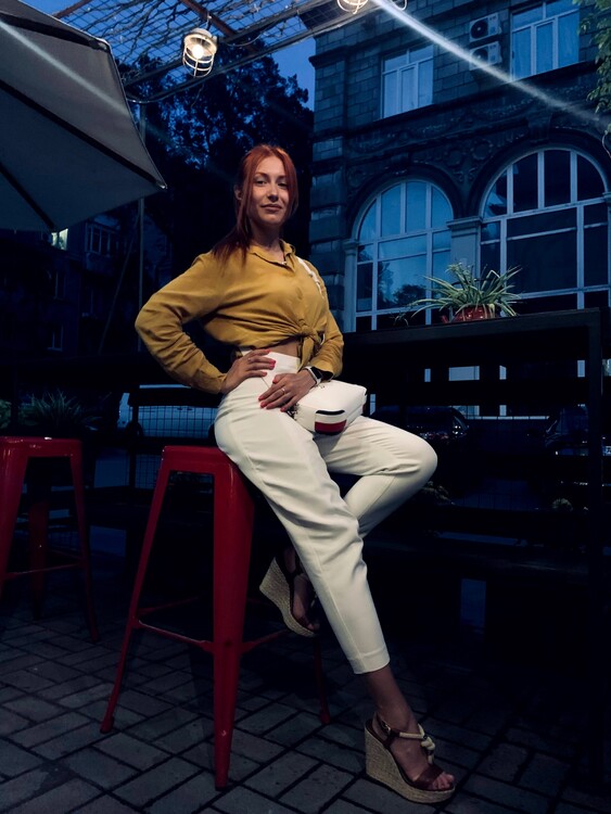 Elena international kisses dating site