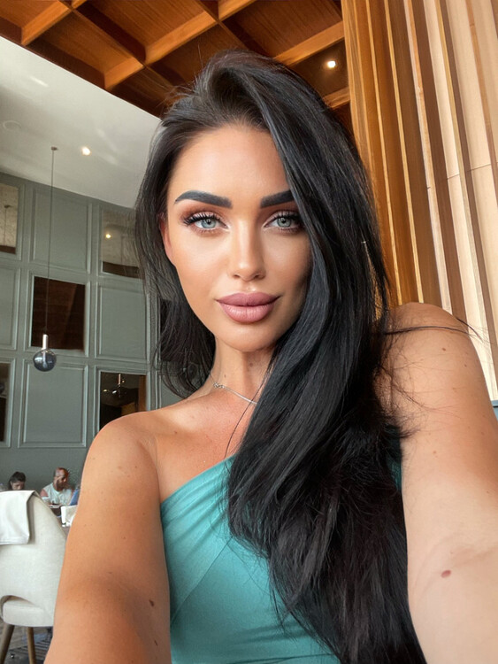 Victoria international kisses dating site