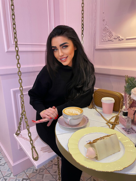 Victoria international kisses dating site