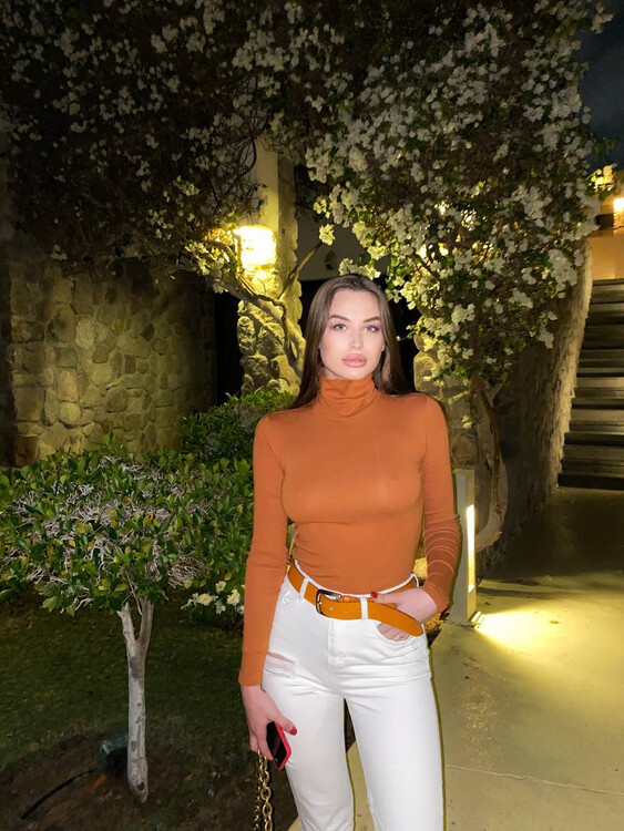 Anna international vegan dating