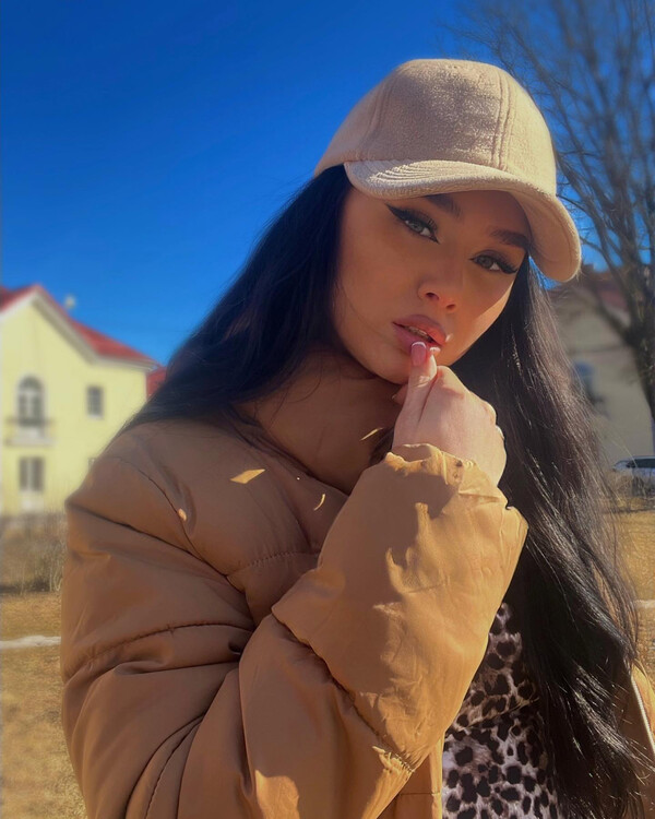 Sigrid dating an international student