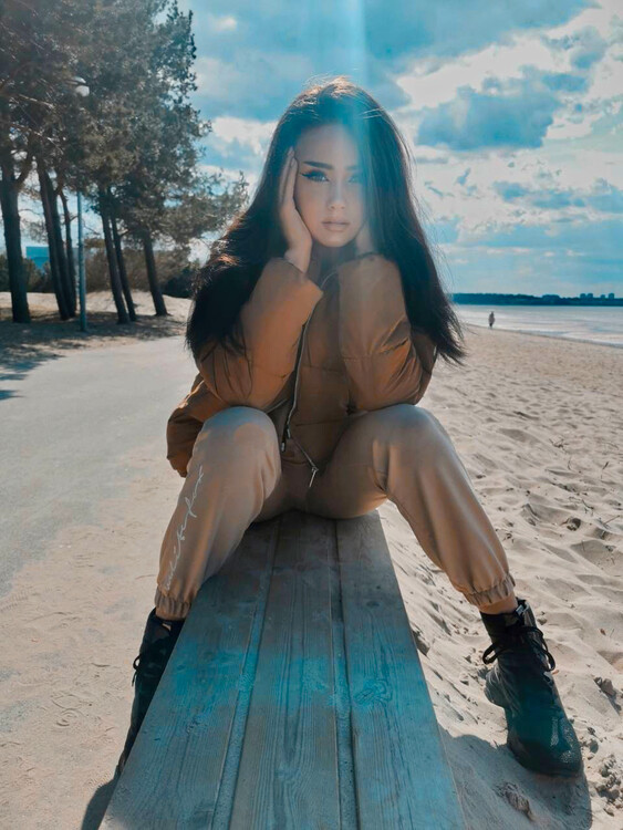 Sigrid dating an international student