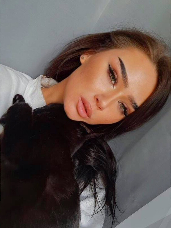 Sigrid dating an international student