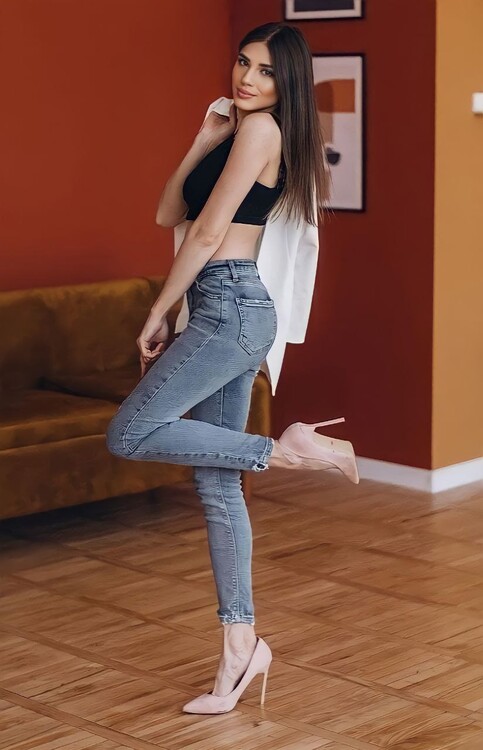 Ivanna date of bridesmaid