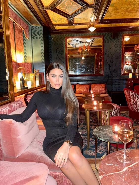 Elfie international dating local