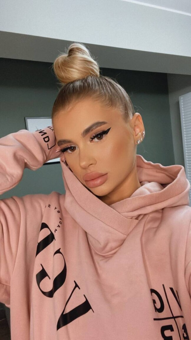 Claudia international dating online free