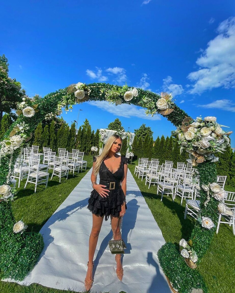 Claudia international dating online free