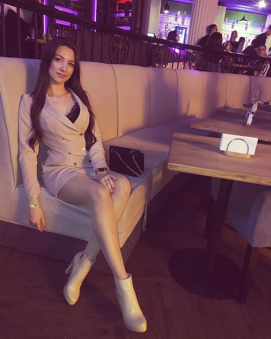 Julia  international dating usa