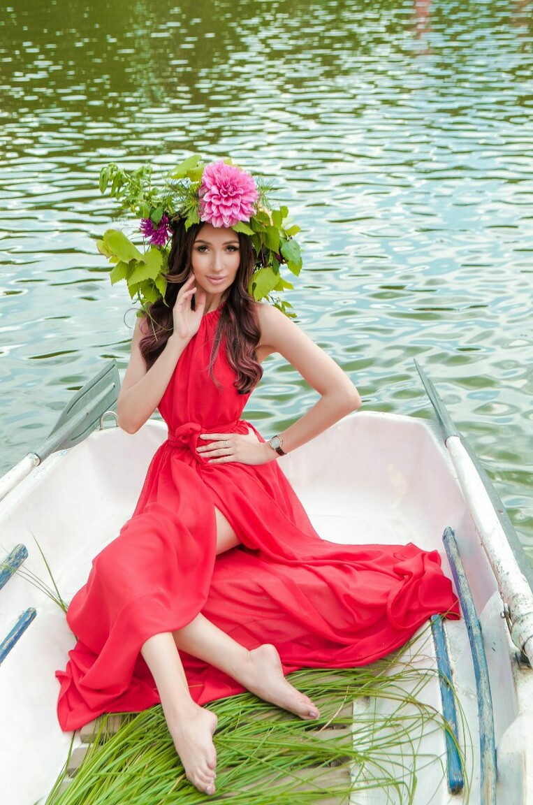 Julia  international dating usa