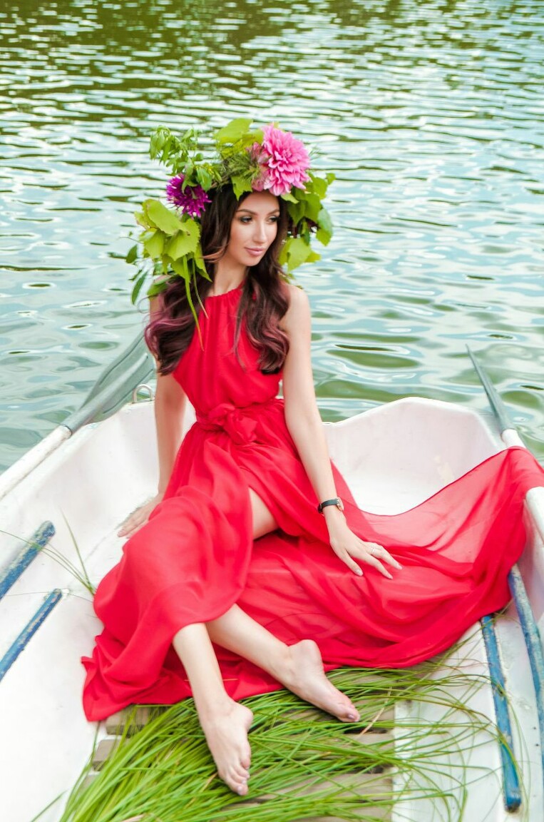 Julia  international dating usa