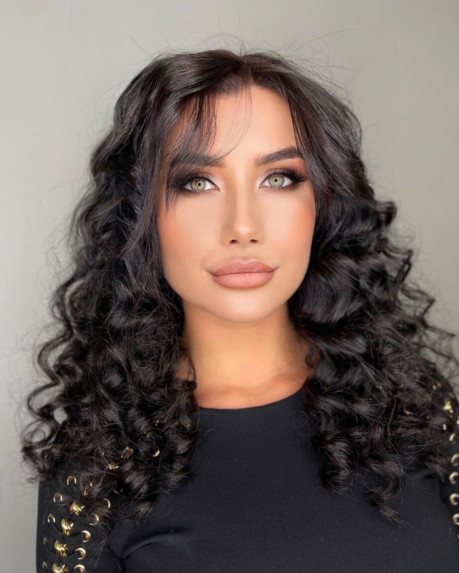 Julia an international dating site