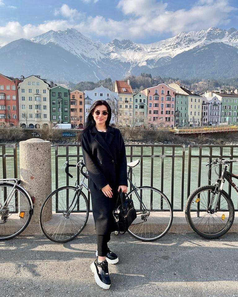 Julia an international dating site