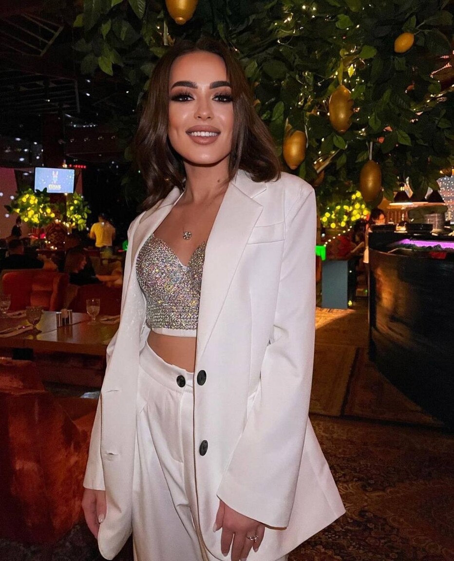 Anastasia dating an international student