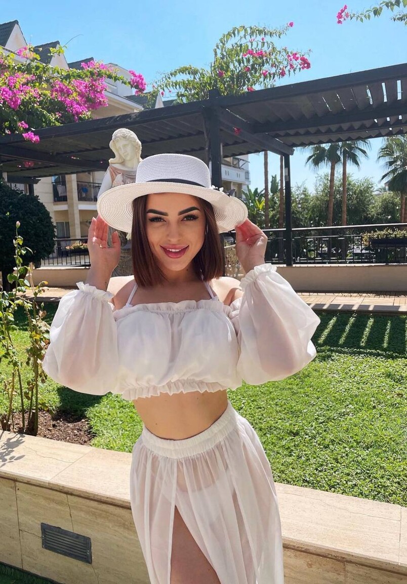 Anastasia dating an international student