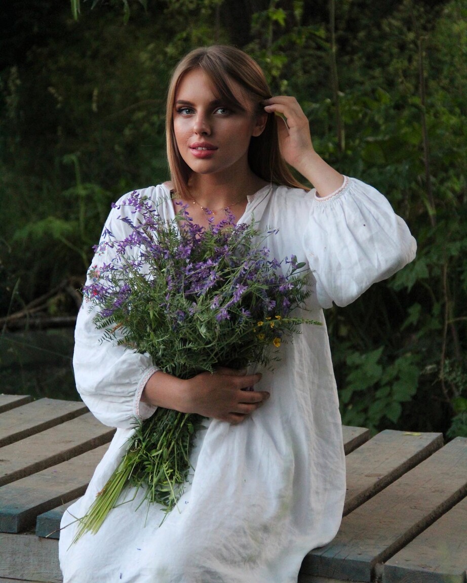 Elena  international dating relationships