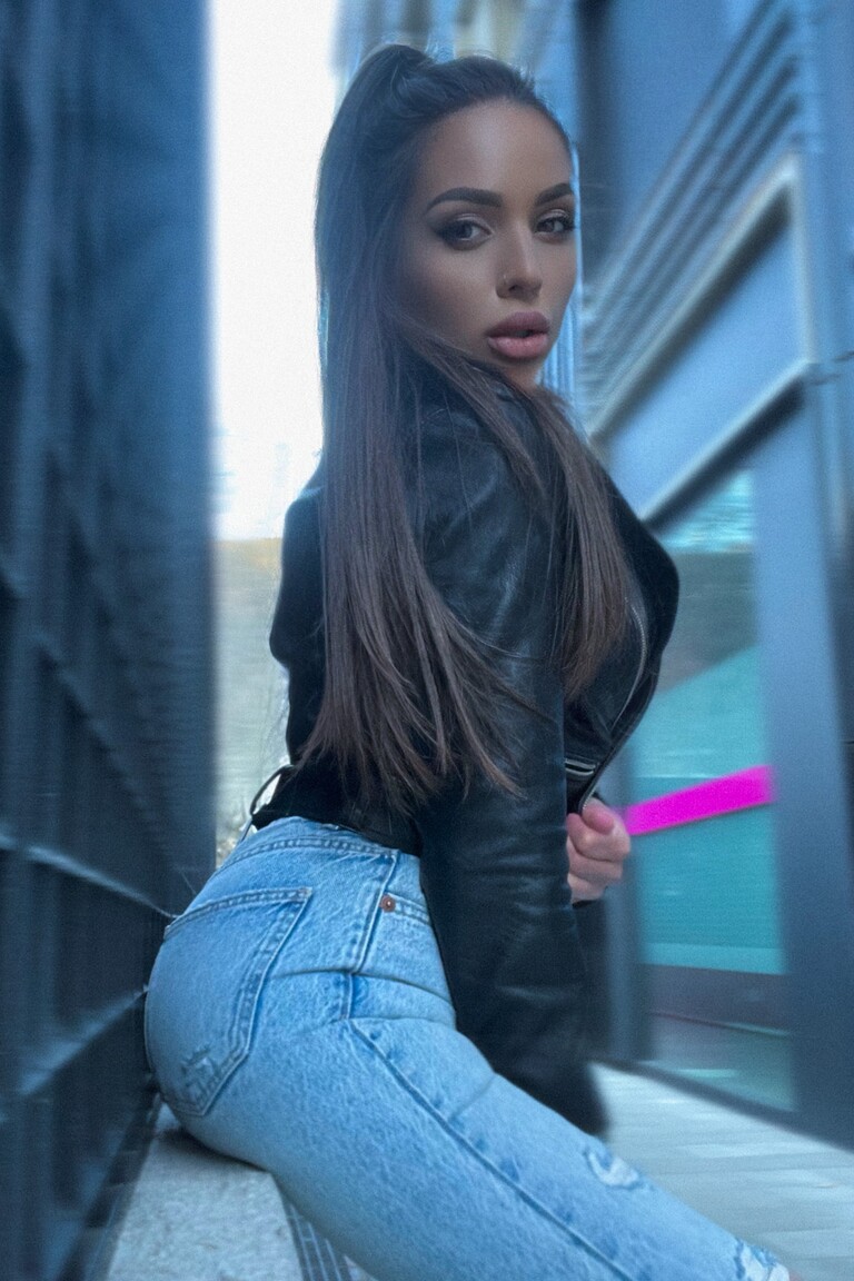 Anna international niche dating