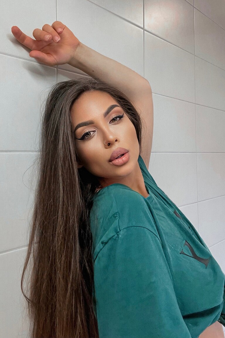 Anna international niche dating