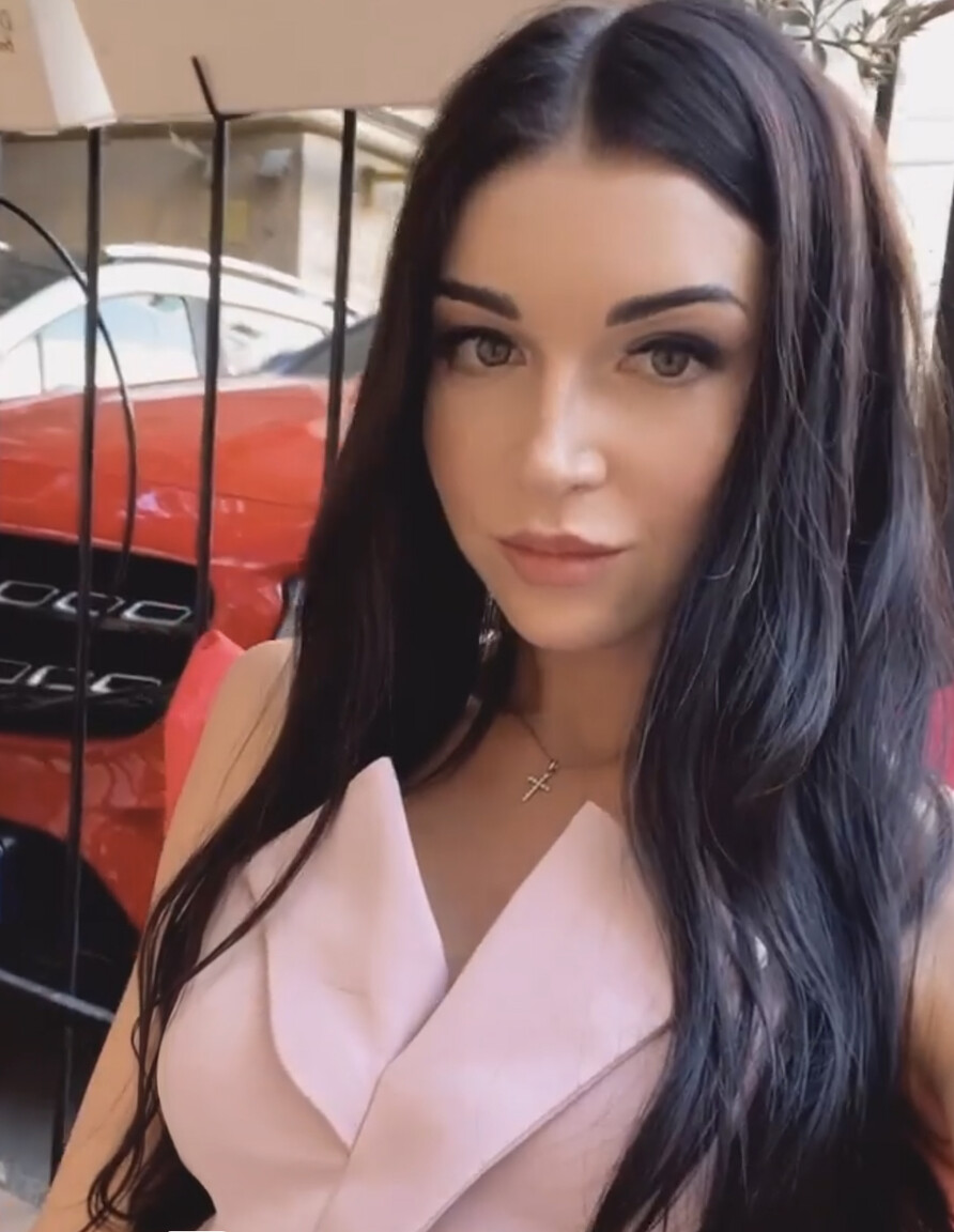 Julia  an international dating website