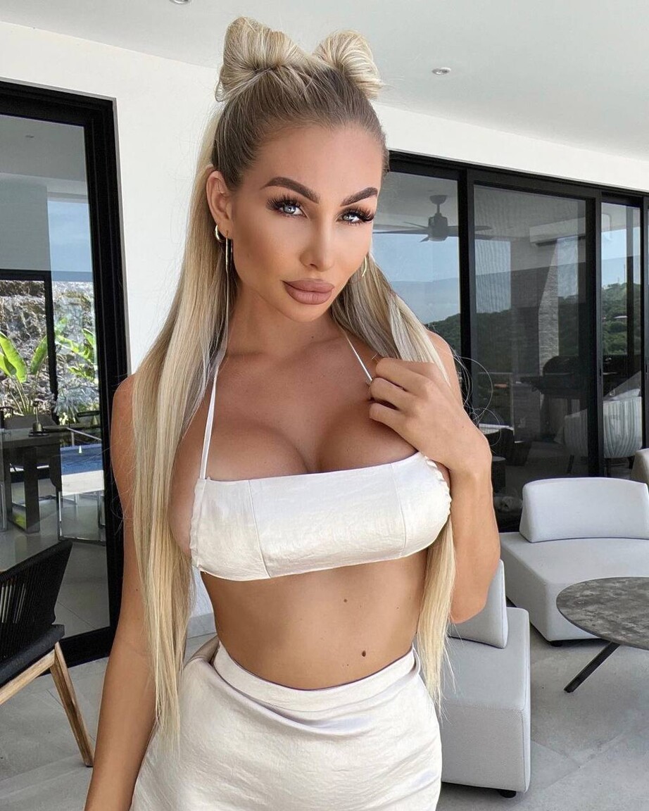 Nicole an international dating website