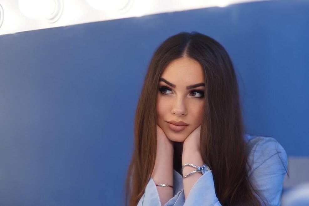 Nastya blind date bride jillian hart