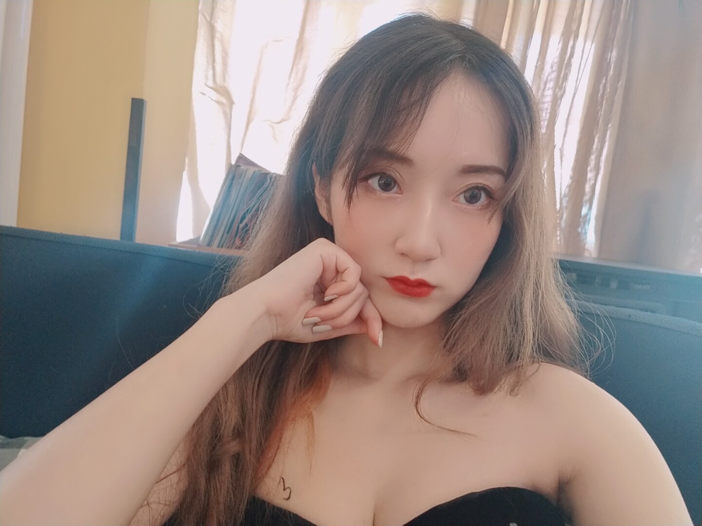 zhaoyue dating internationally