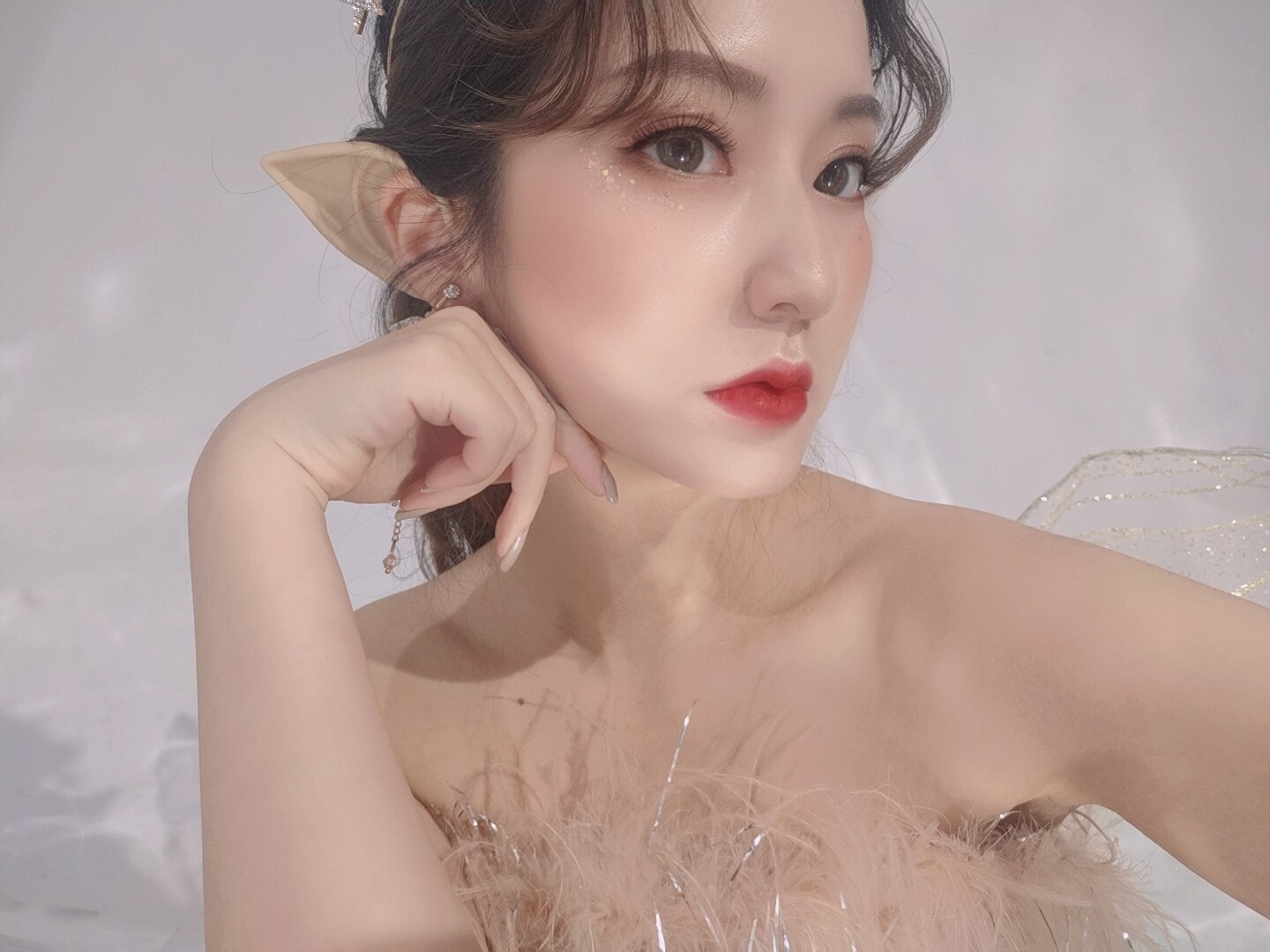 zhaoyue dating internationally