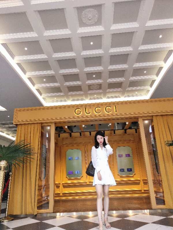 zhongyiwen international dating prague