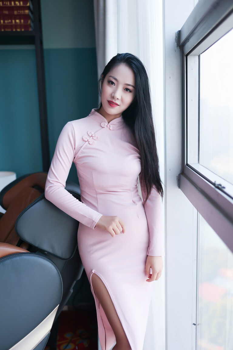 wangxiaowan dating with international student