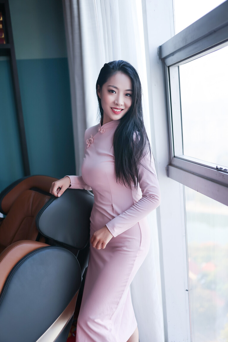 wangxiaowan dating with international student