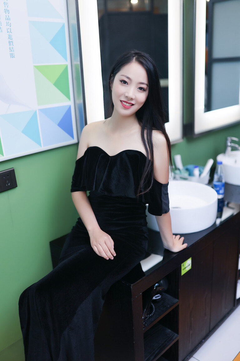 wangxiaowan dating with international student