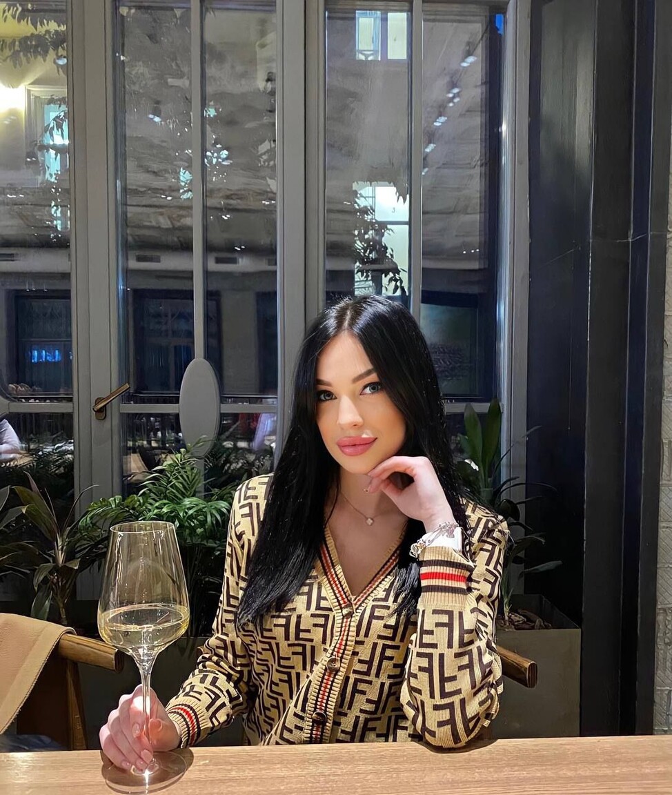 Daria international dating paris