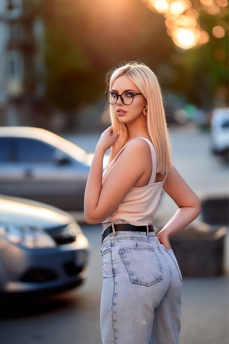 Anna international niche dating