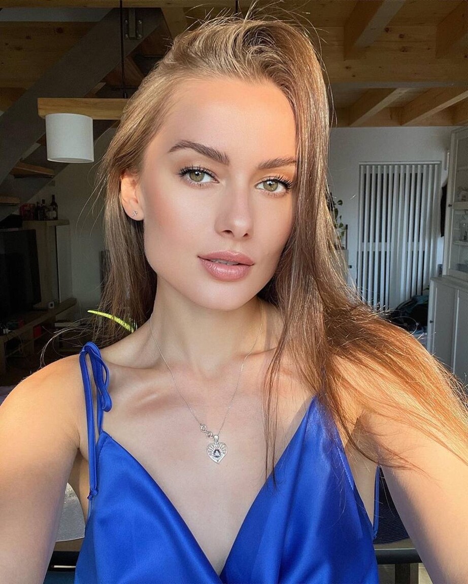 Victoria dating international online