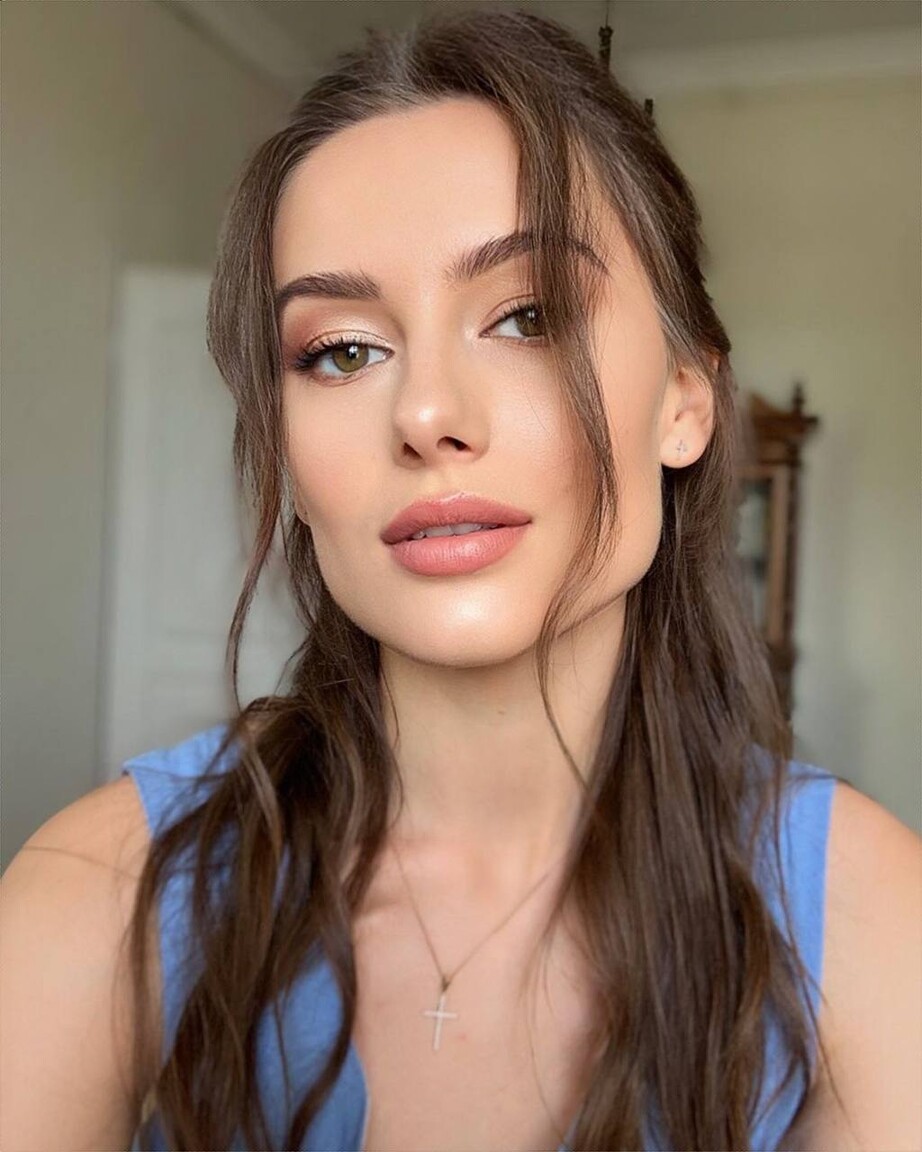 Victoria dating international online