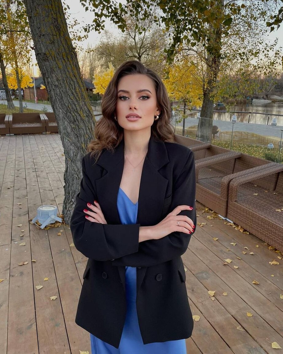 Victoria dating international online