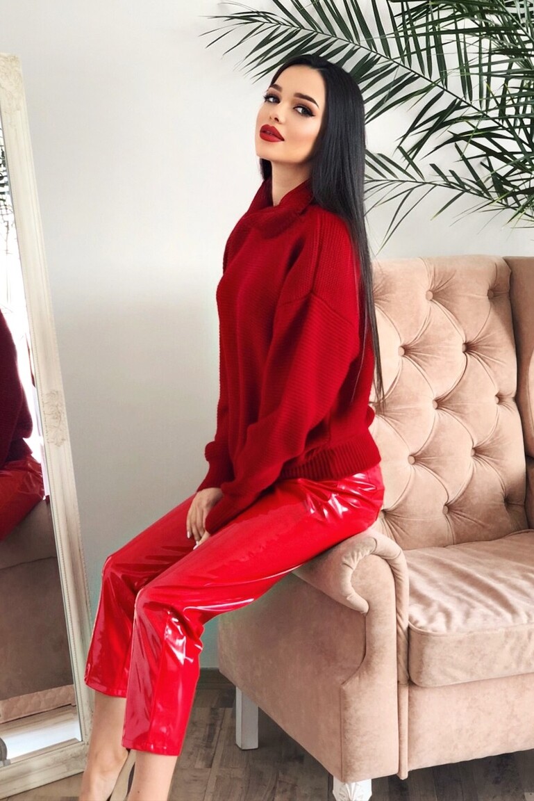 Kate dating international online