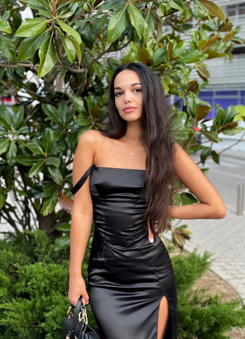 Kate dating international online