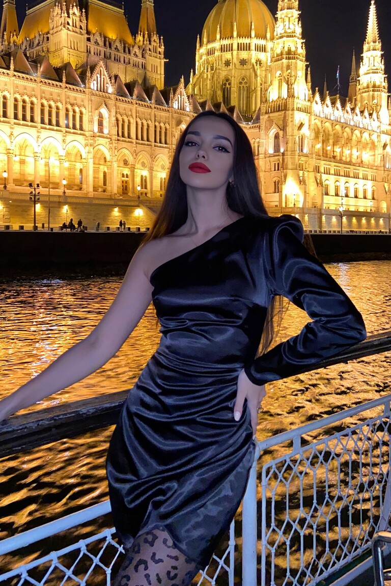 Kate dating international online