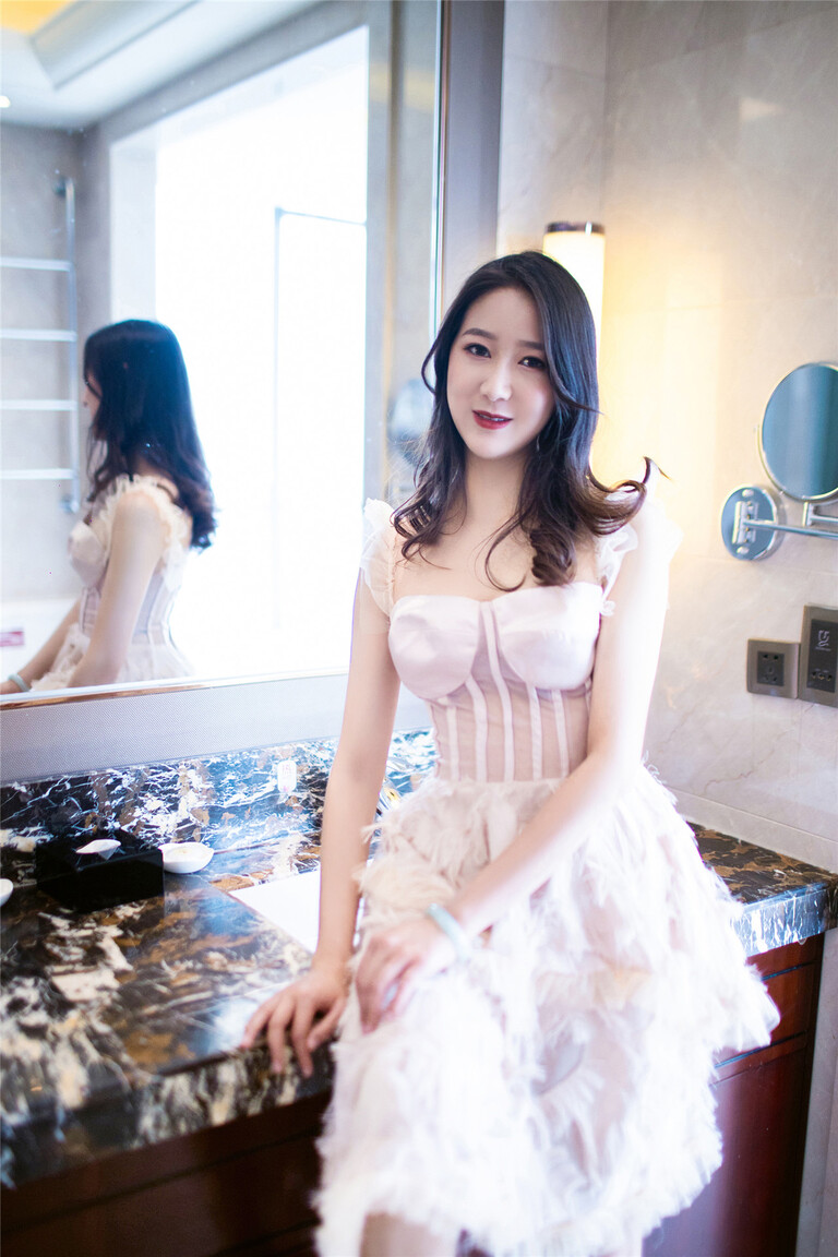 Li Yang Yang  dating with international student