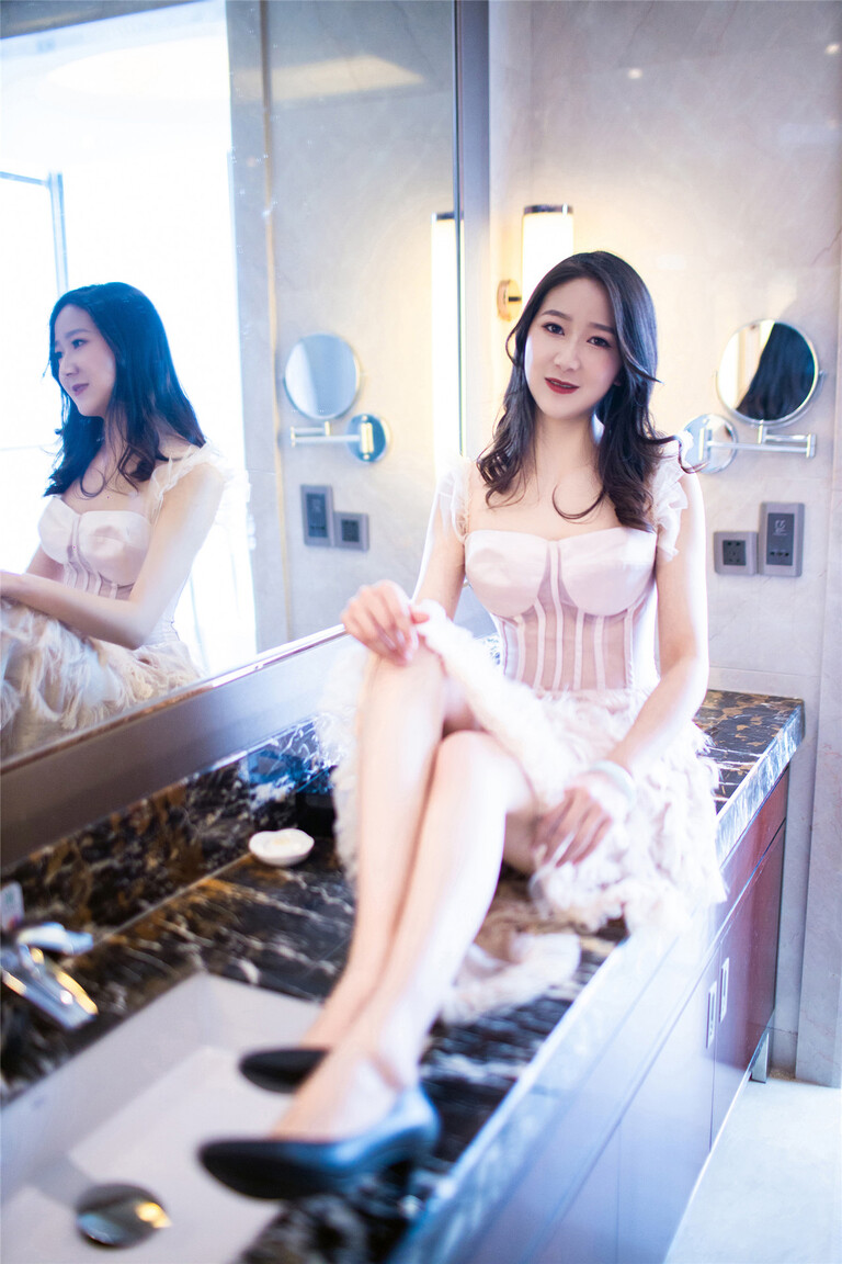 Li Yang Yang  dating with international student