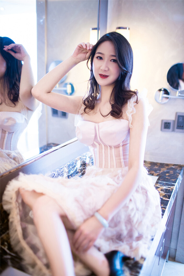 Li Yang Yang  dating with international student