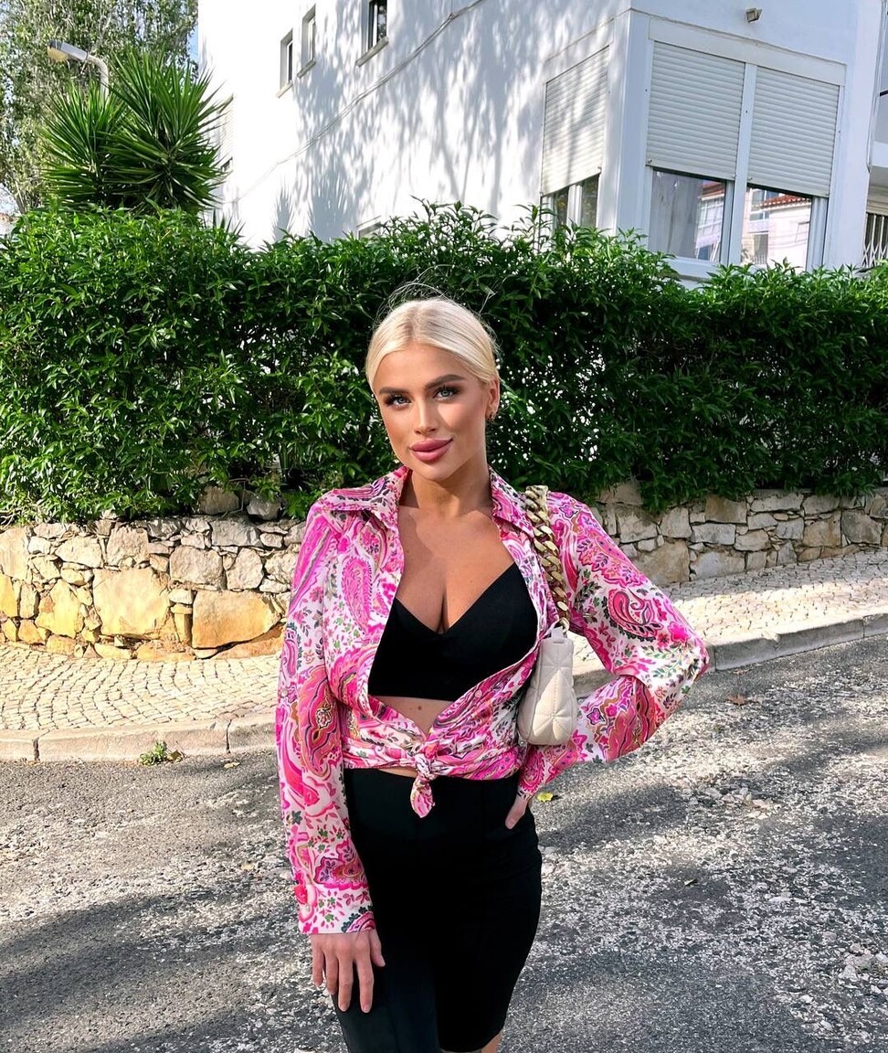 Valeria international dating love